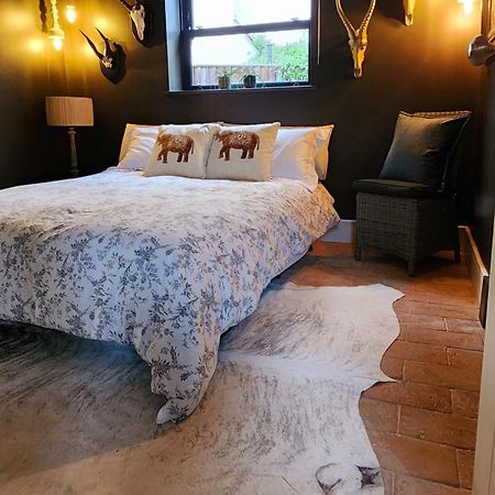 La Casa Rosa Cheltenham - Free Parking Close To Racecourse Esterno foto